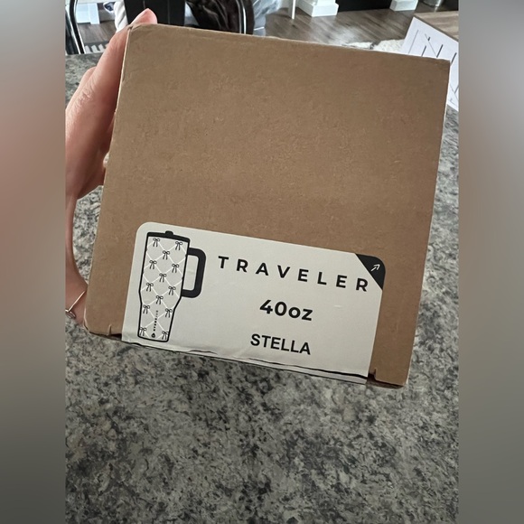 Limited Edition Stella Hydrojug - Picture 3 of 5